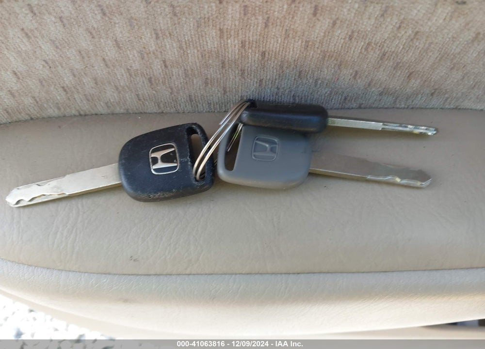2004 HONDA CIVIC VP VIN: 2HGES16324H638311