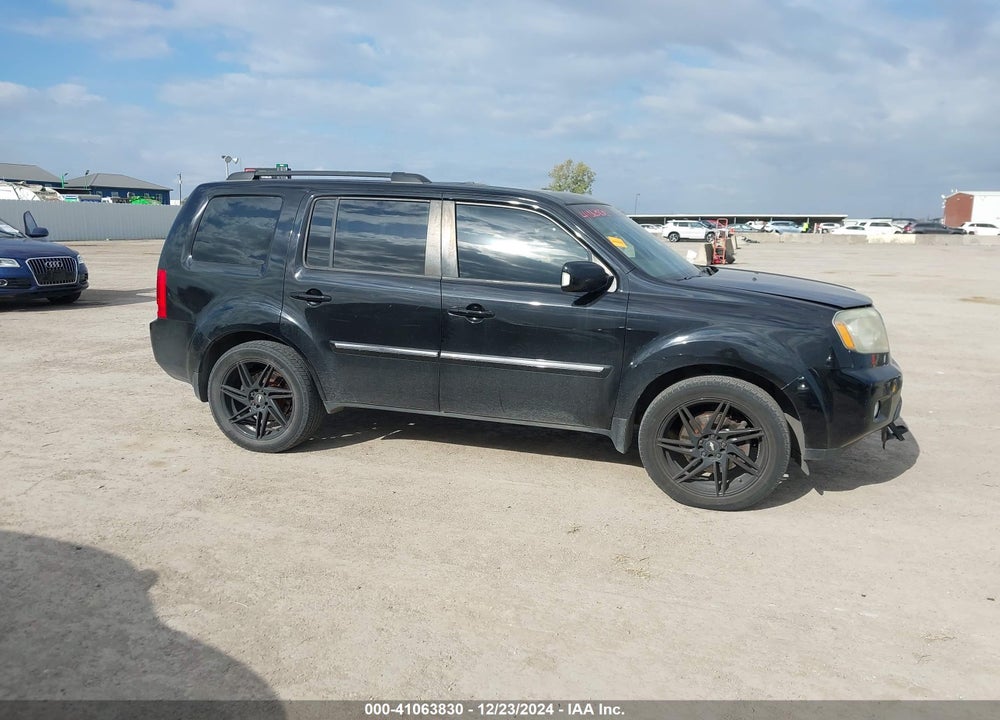 2011 HONDA PILOT TOURING VIN: 5FNYF4H96BB089363