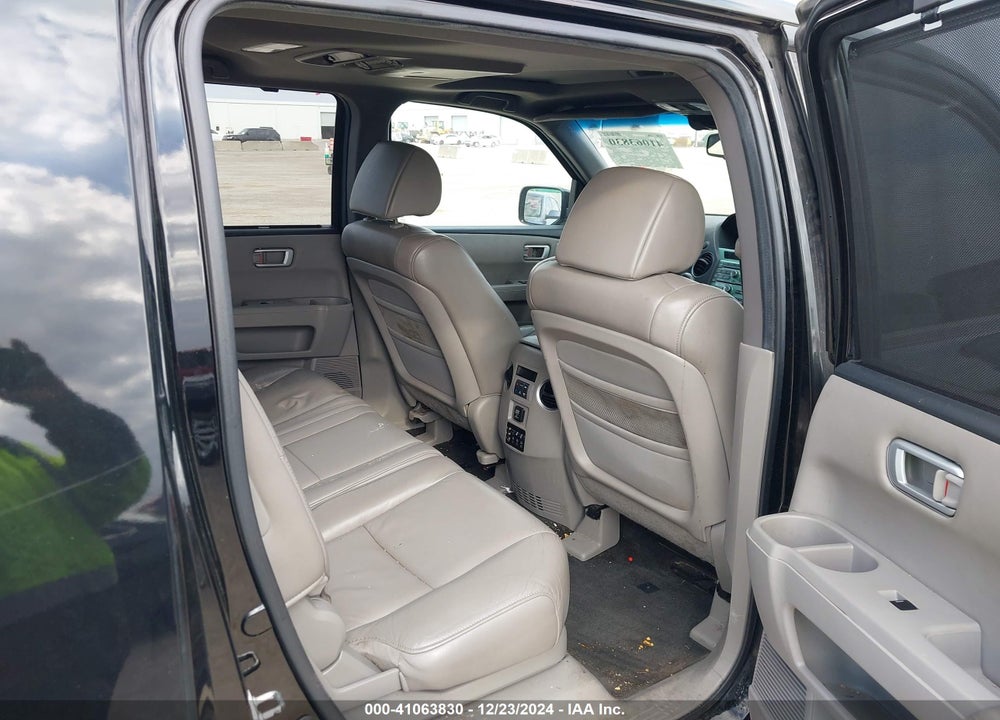 2011 HONDA PILOT TOURING VIN: 5FNYF4H96BB089363