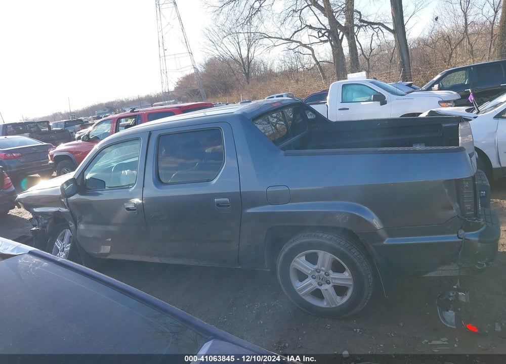 2013 HONDA RIDGELINE VIN: 5FPYK1F51DB002599
