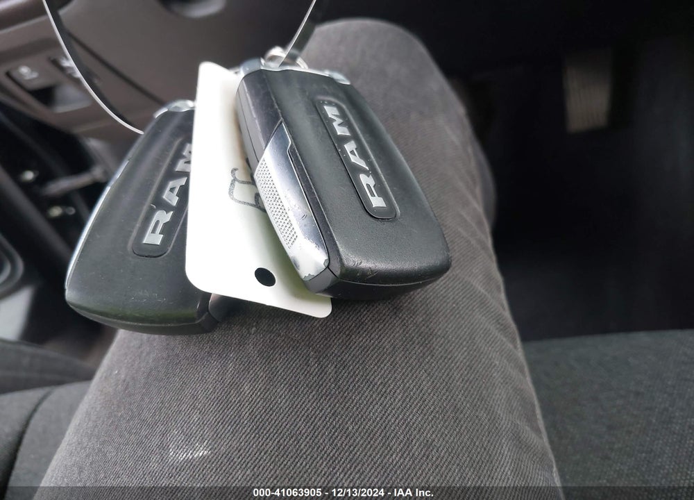 2019 RAM 1500 VIN: 1C6RREFG5KN822126