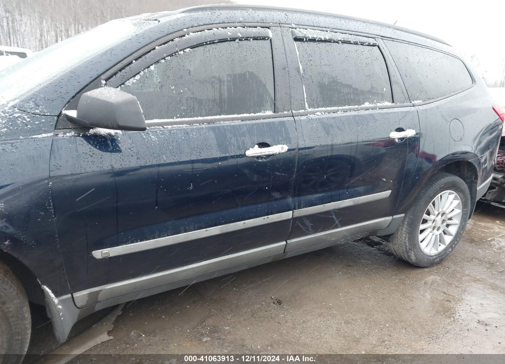 2009 CHEVROLET TRAVERSE LS VIN: 1GNER13D89S148938