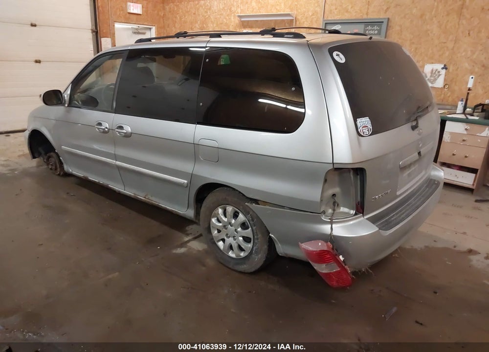 2005 KIA SEDONA EX/LX VIN: KNDUP132356755826