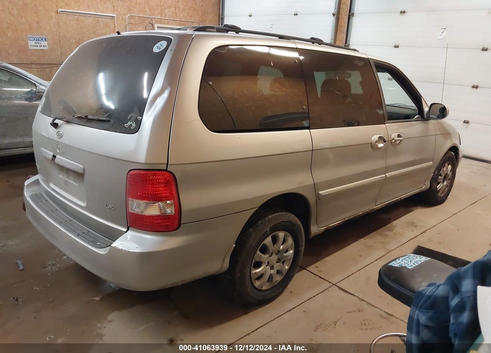 2005 KIA SEDONA EX/LX VIN: KNDUP132356755826