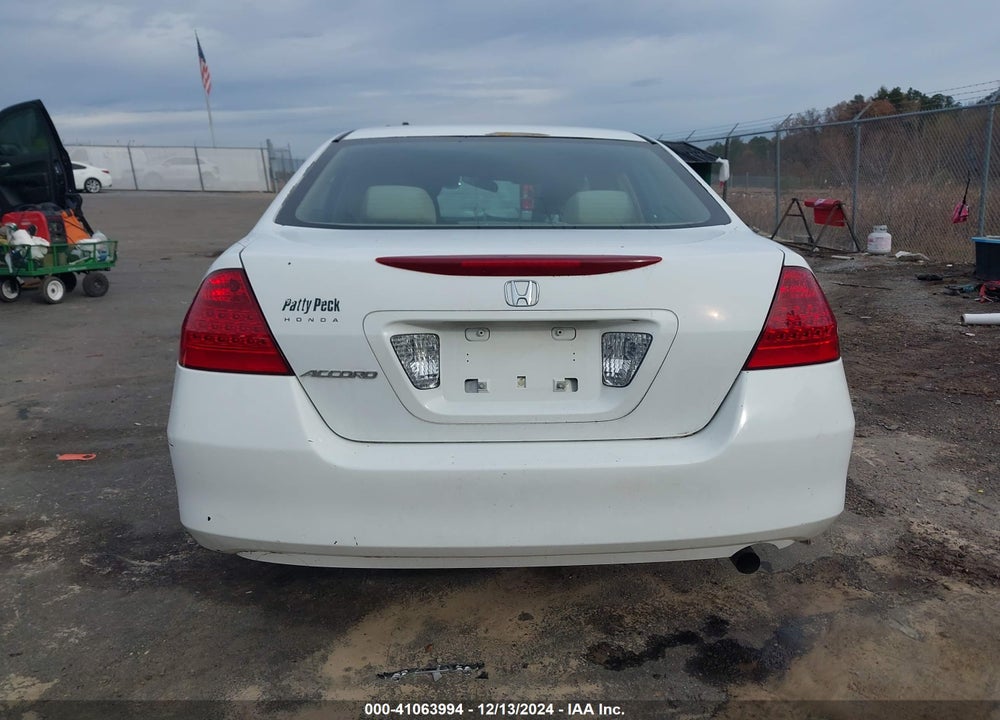 2006 HONDA ACCORD 2.4 VP VIN: 1HGCM56156A098526