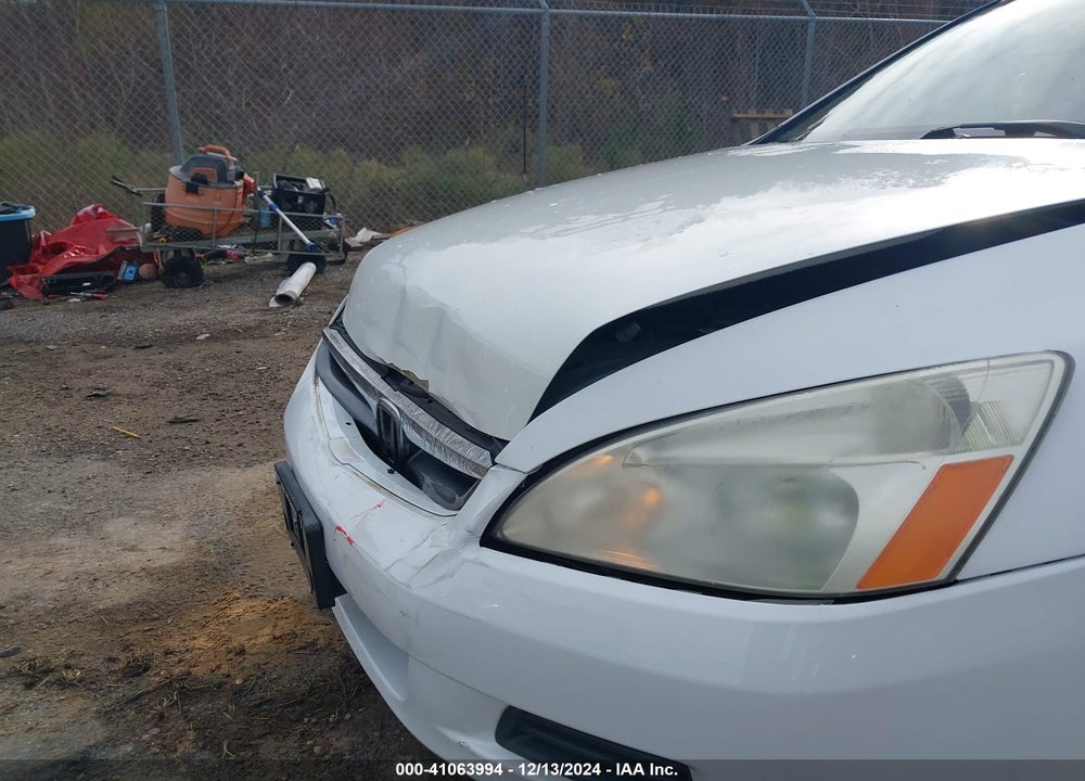 2006 HONDA ACCORD 2.4 VP VIN: 1HGCM56156A098526