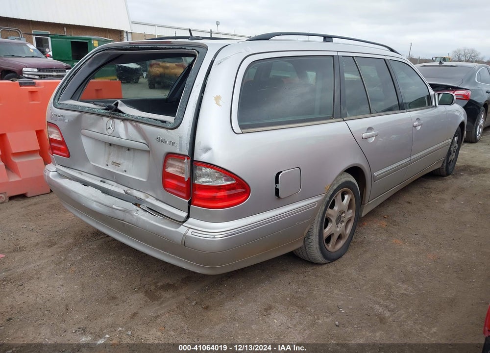 2001 MERCEDES-BENZ E 320 4M VIN: WDBJH82J01X059915