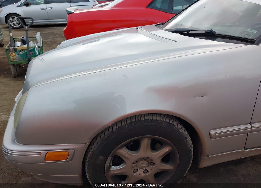 2001 MERCEDES-BENZ E 320 4M VIN: WDBJH82J01X059915