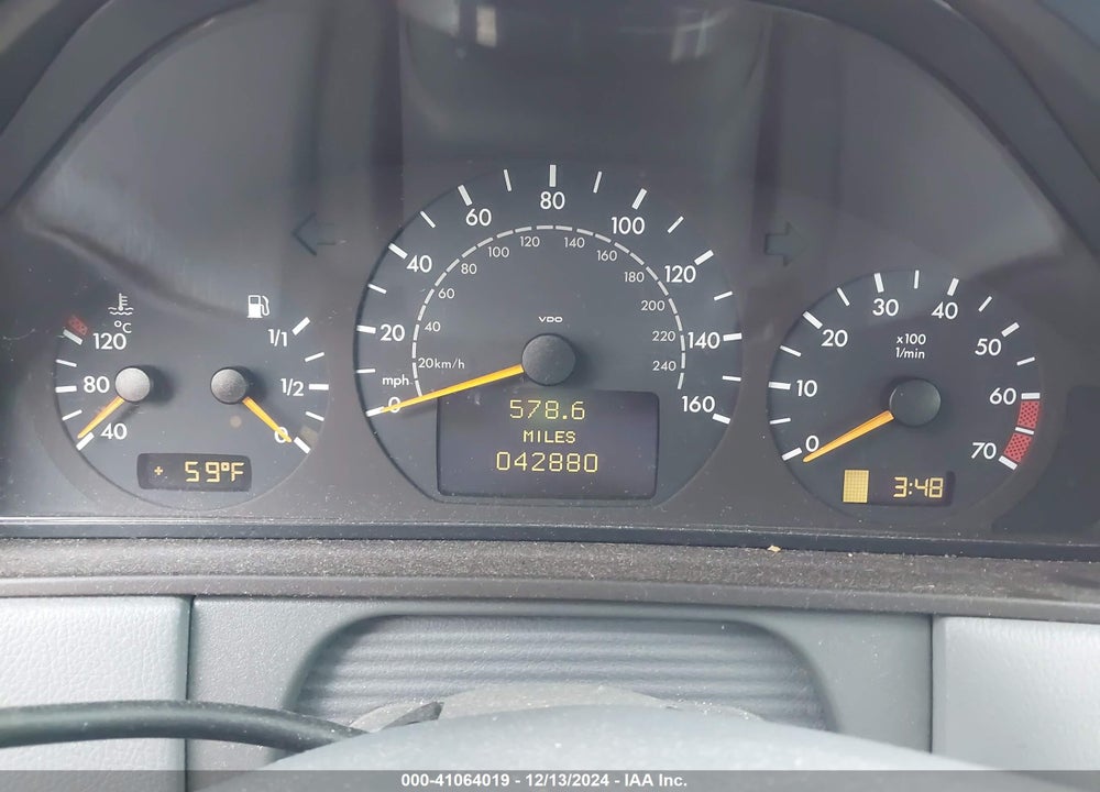 2001 MERCEDES-BENZ E 320 4M VIN: WDBJH82J01X059915