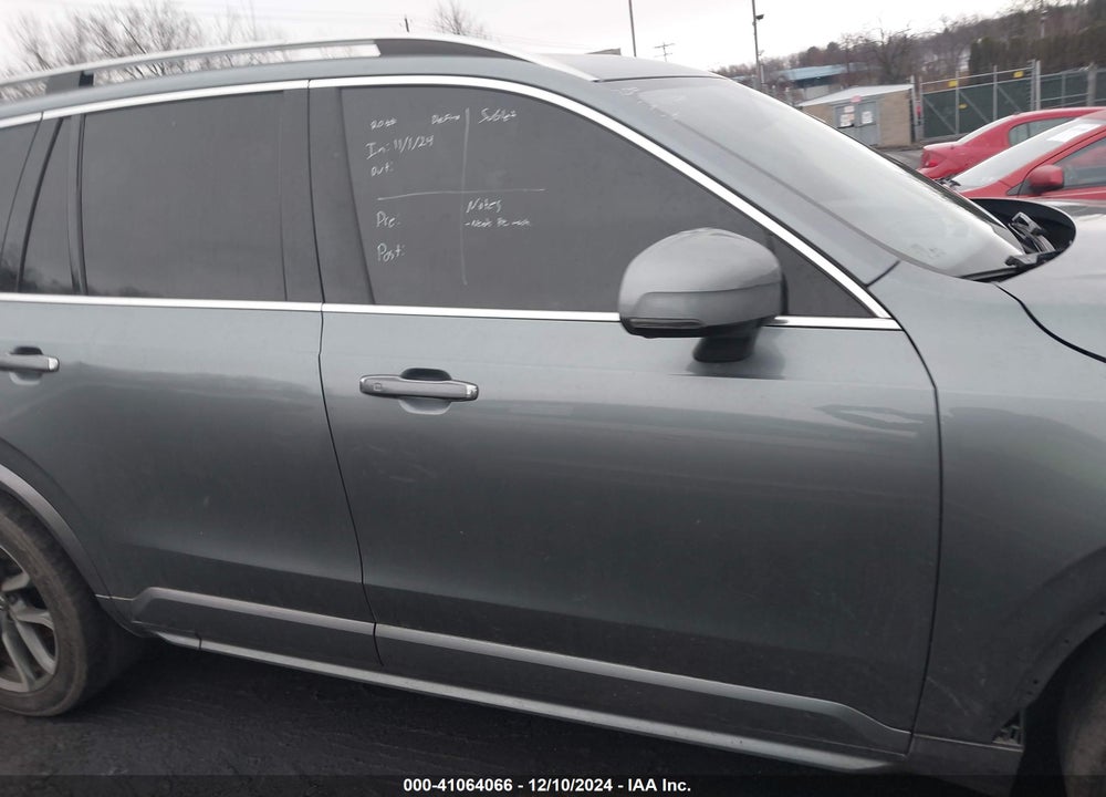 2018 VOLVO XC90 T5 MOMENTUM VIN: YV4102PK8J1365722