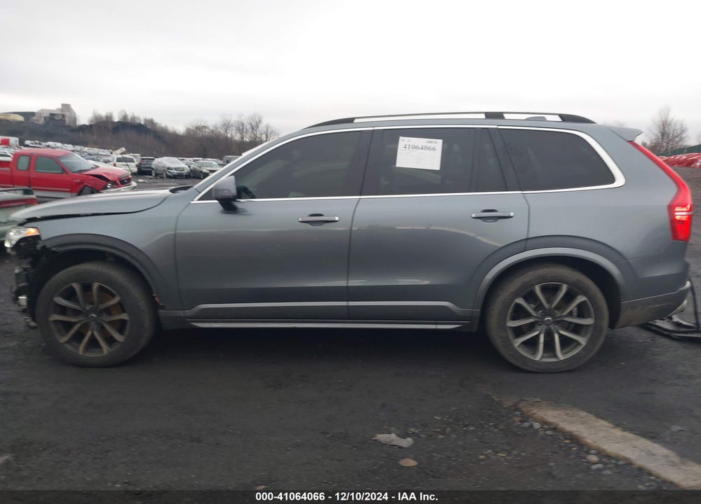 2018 VOLVO XC90 T5 MOMENTUM VIN: YV4102PK8J1365722