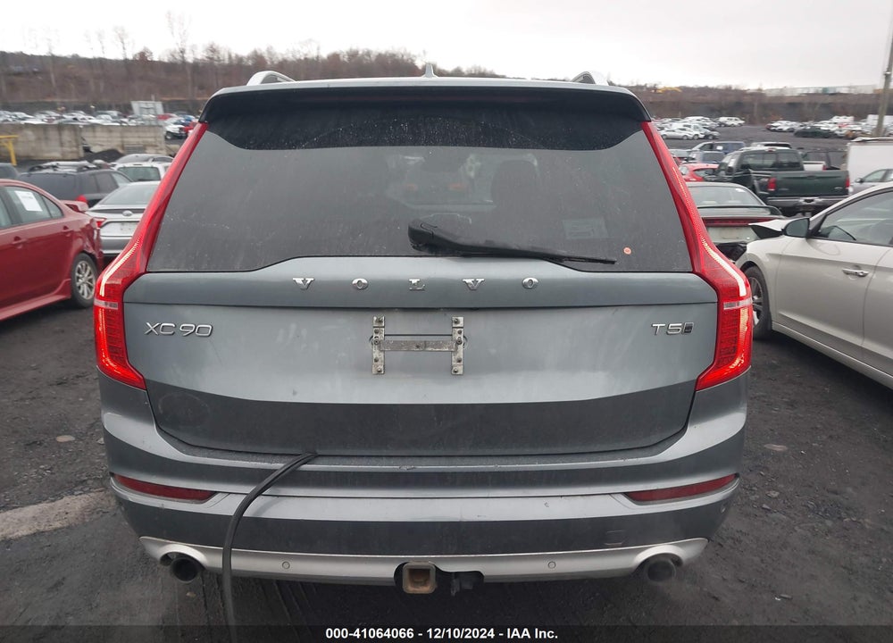 2018 VOLVO XC90 T5 MOMENTUM VIN: YV4102PK8J1365722