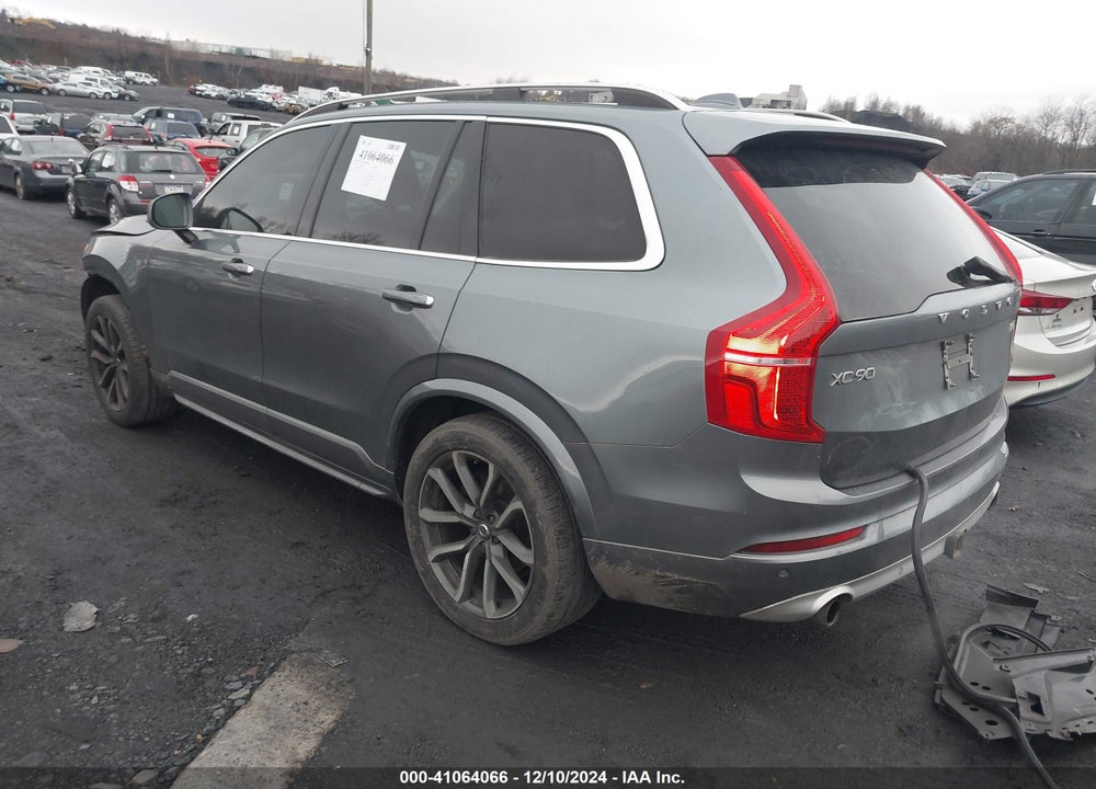 2018 VOLVO XC90 T5 MOMENTUM VIN: YV4102PK8J1365722