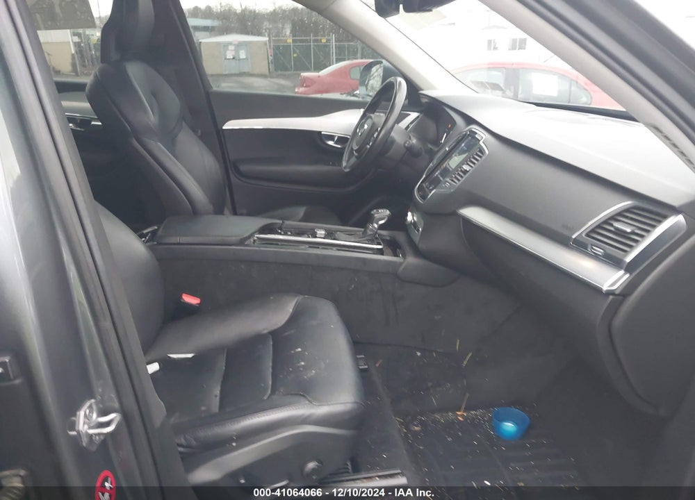 2018 VOLVO XC90 T5 MOMENTUM VIN: YV4102PK8J1365722