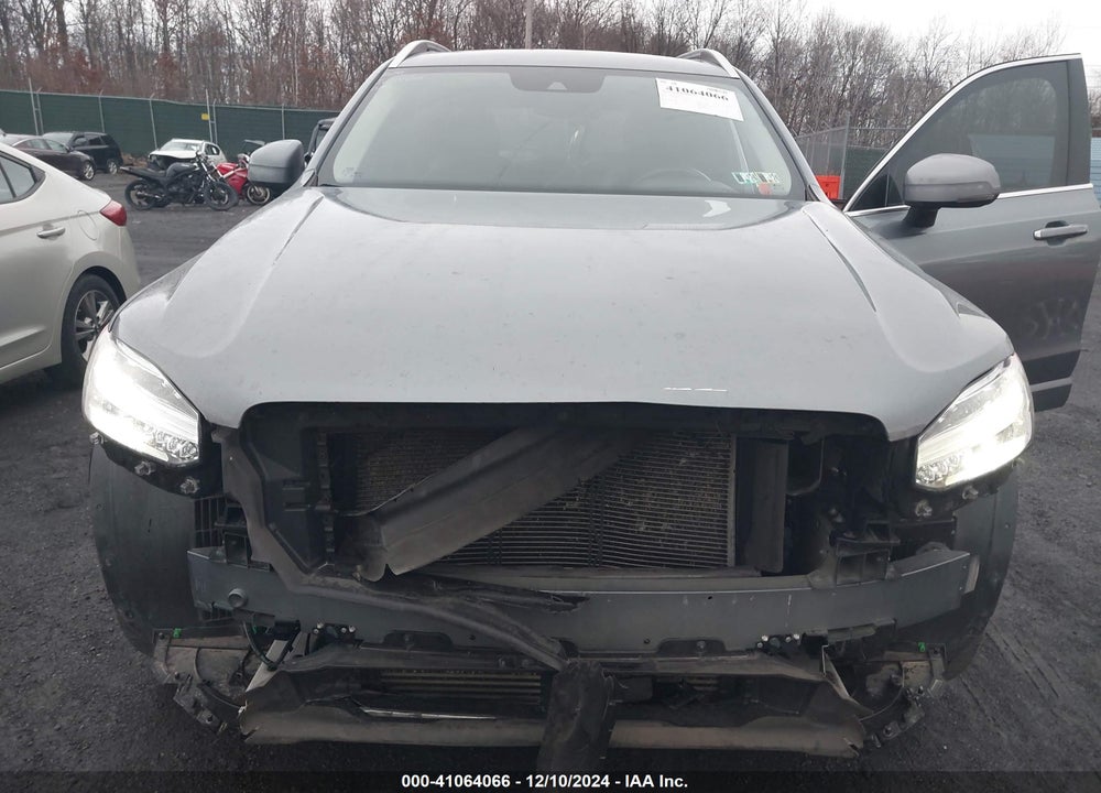 2018 VOLVO XC90 T5 MOMENTUM VIN: YV4102PK8J1365722