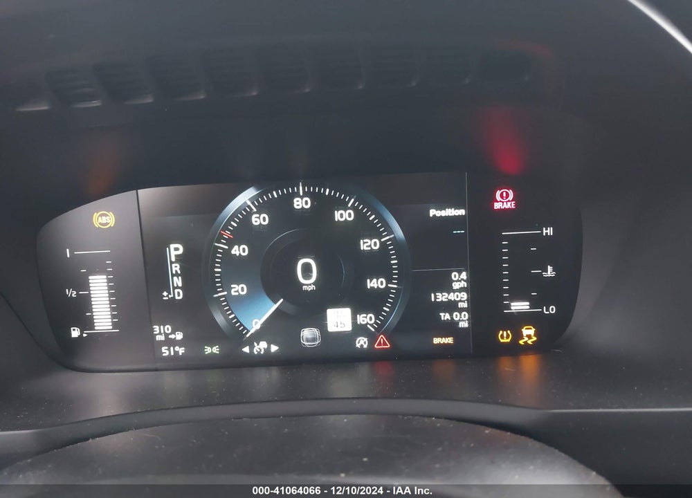 2018 VOLVO XC90 T5 MOMENTUM VIN: YV4102PK8J1365722