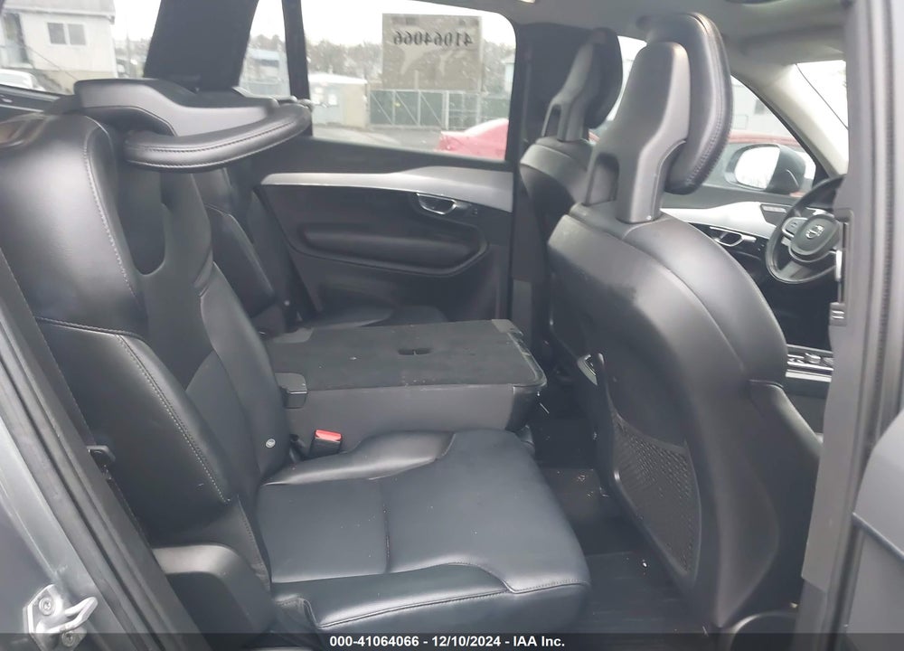 2018 VOLVO XC90 T5 MOMENTUM VIN: YV4102PK8J1365722