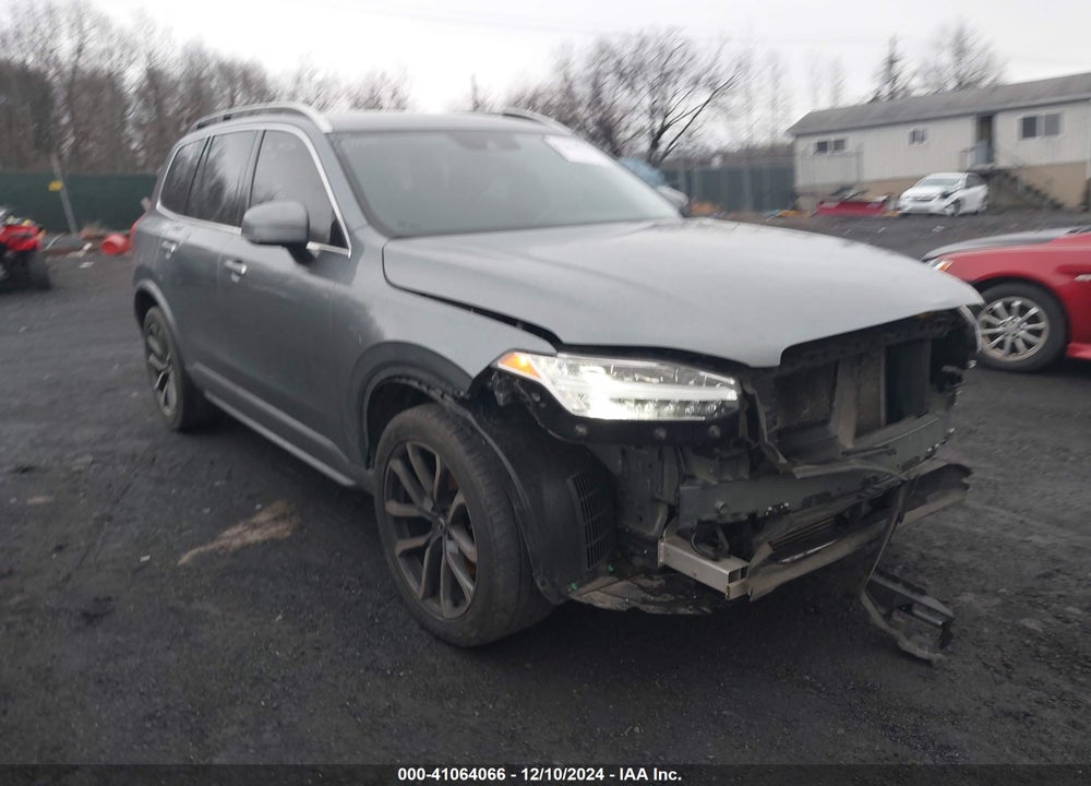 2018 VOLVO XC90 T5 MOMENTUM VIN: YV4102PK8J1365722