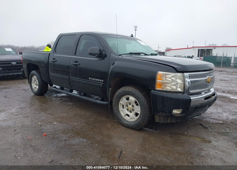 2011 CHEVROLET SILVERADO 1500 LT VIN: 3GCPCSE01BG256818