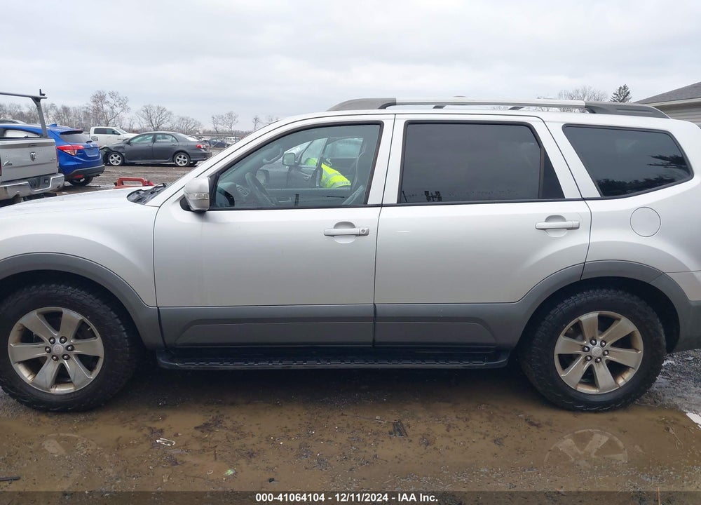2009 KIA BORREGO EX V6 VIN: KNDJH741695022531