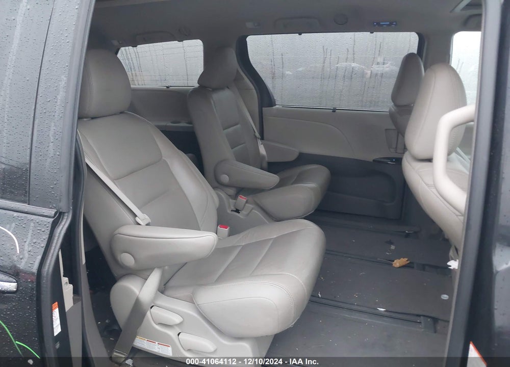 2015 TOYOTA SIENNA XLE 7 PASSENGER VIN: 5TDDK3DC9FS124680