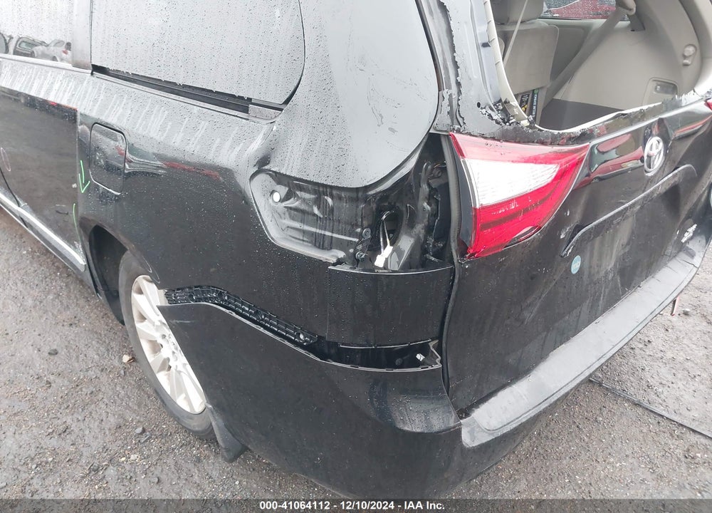 2015 TOYOTA SIENNA XLE 7 PASSENGER VIN: 5TDDK3DC9FS124680