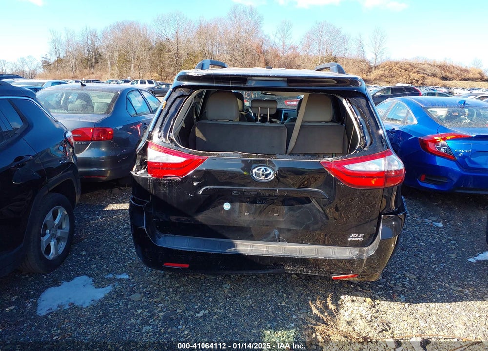 2015 TOYOTA SIENNA XLE 7 PASSENGER VIN: 5TDDK3DC9FS124680