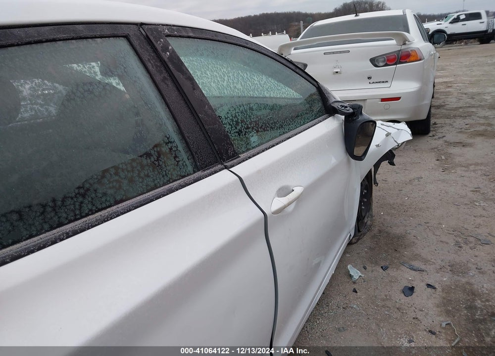2016 HYUNDAI ELANTRA SE VIN: 5NPDH4AE6GH757106