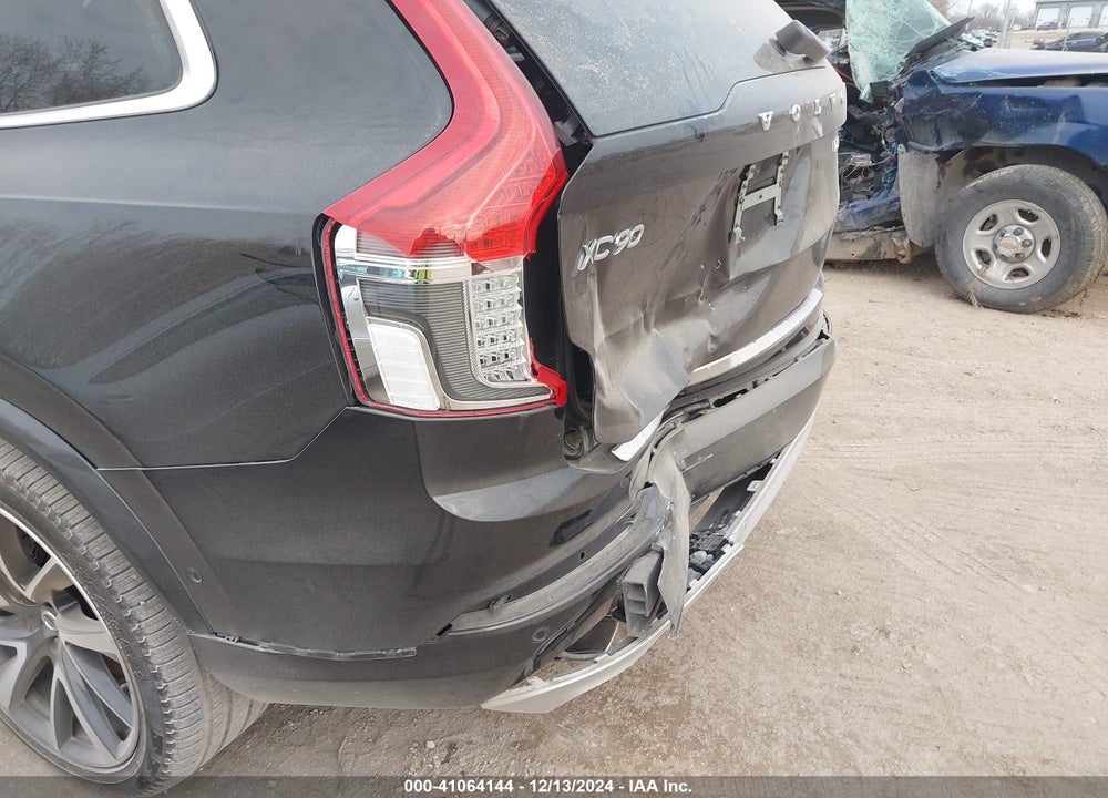 2018 VOLVO XC90 T6 MOMENTUM VIN: YV4A22PK6J1391696