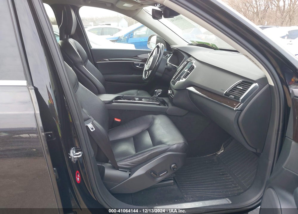 2018 VOLVO XC90 T6 MOMENTUM VIN: YV4A22PK6J1391696