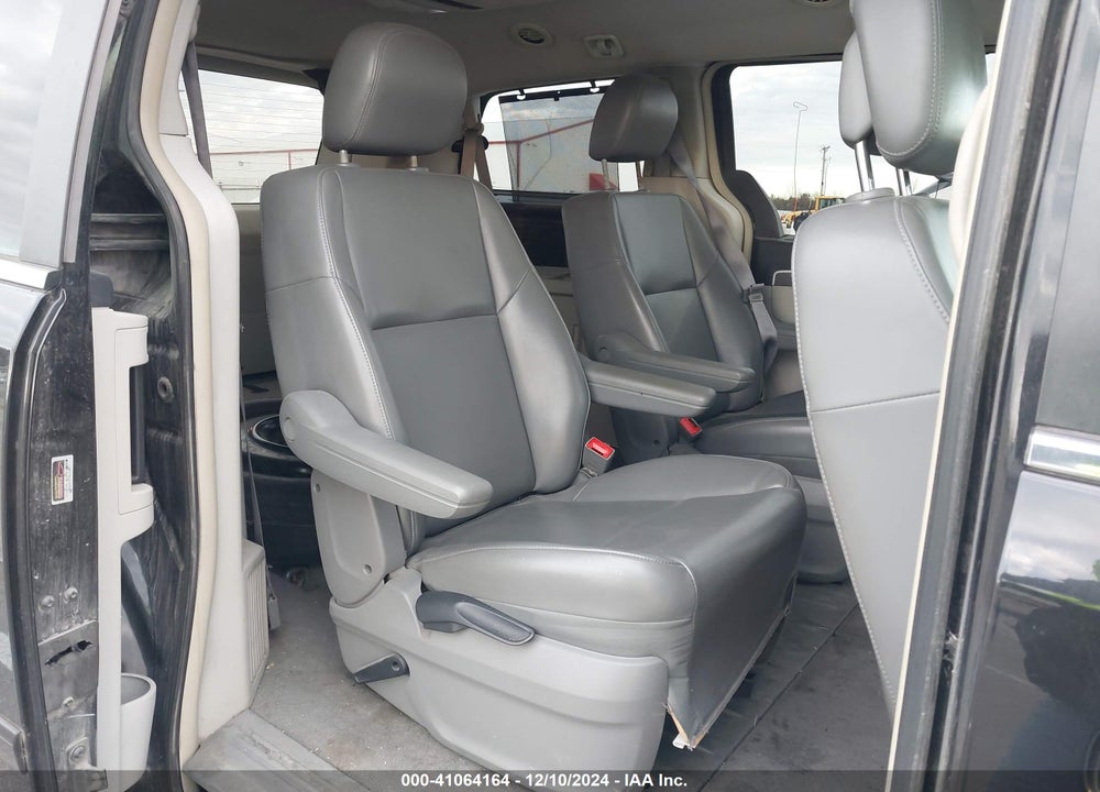 2010 VOLKSWAGEN ROUTAN SE VIN: 2V4RW3D12AR296274