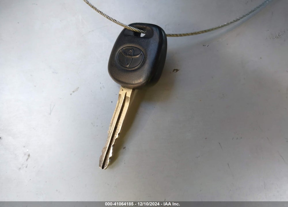 2005 TOYOTA COROLLA CE VIN: 2T1BR32E45C410287