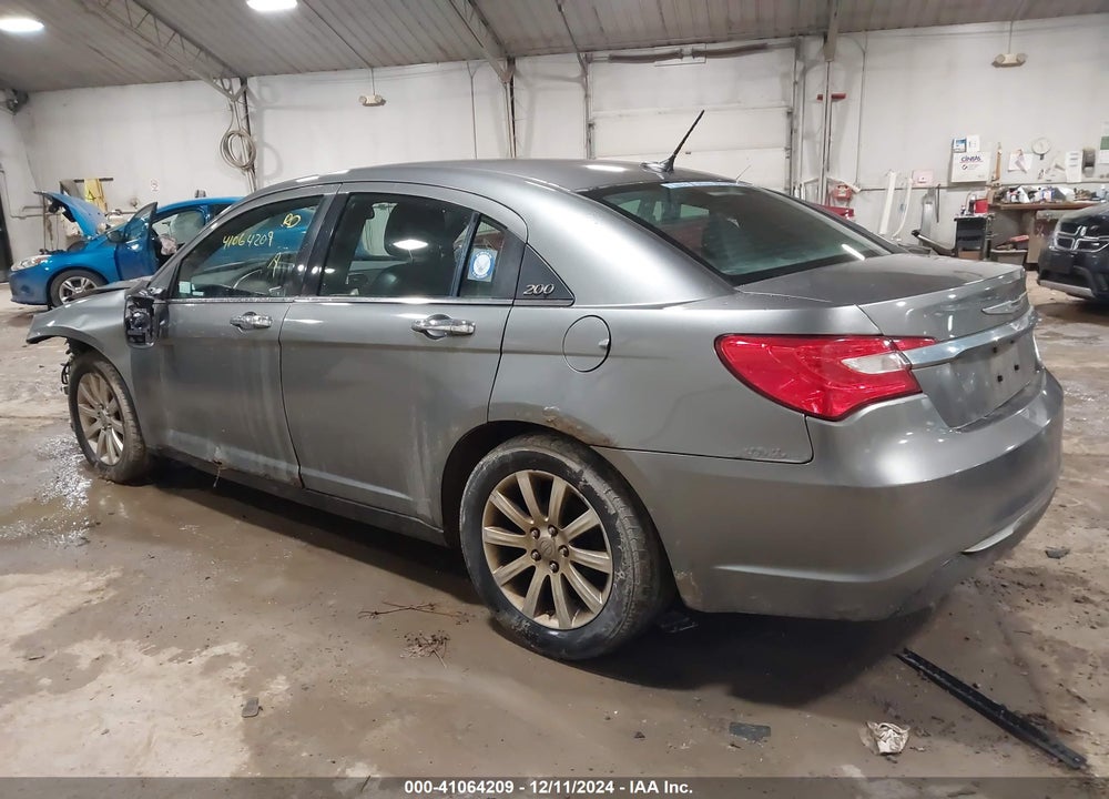 2013 CHRYSLER 200 LIMITED VIN: 1C3CCBCG8DN586727