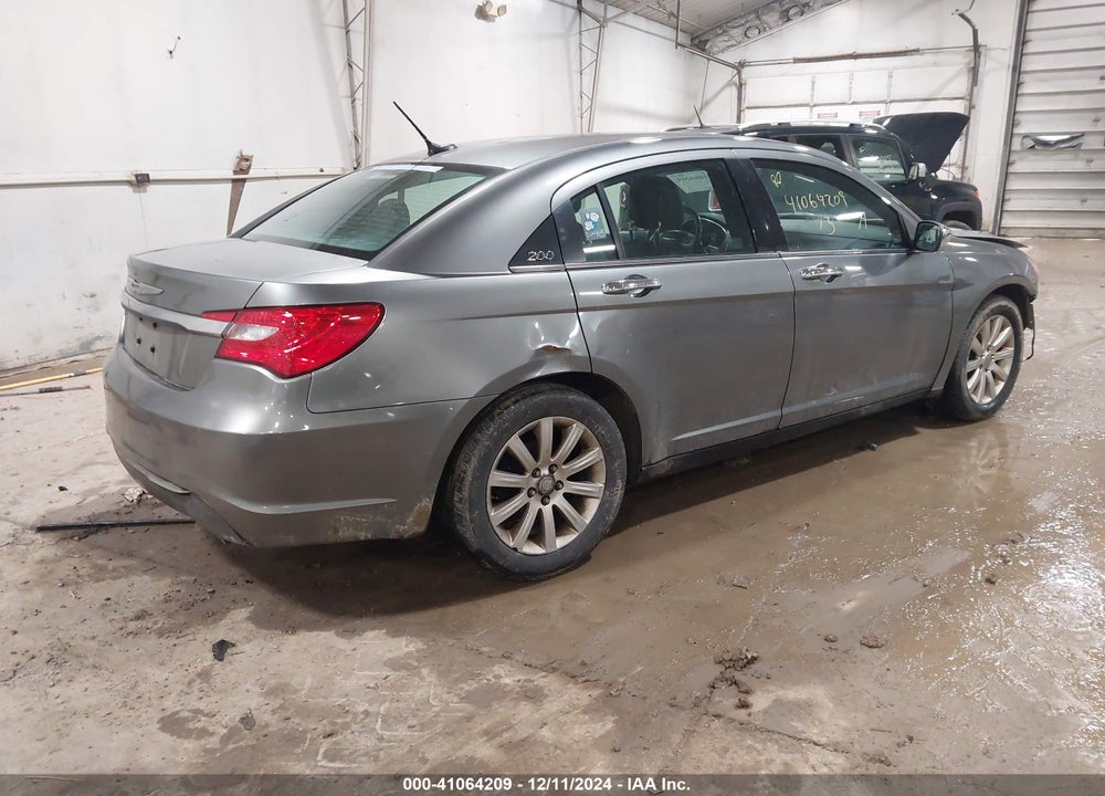 2013 CHRYSLER 200 LIMITED VIN: 1C3CCBCG8DN586727