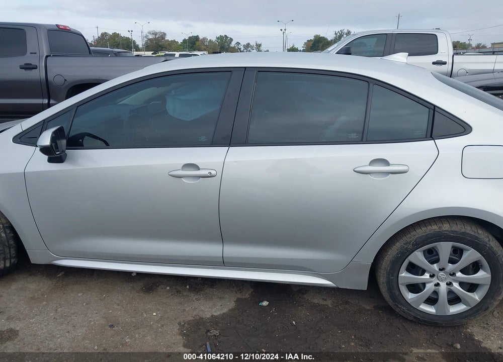 2022 TOYOTA COROLLA LE VIN: 5YFEPMAE5NP306577