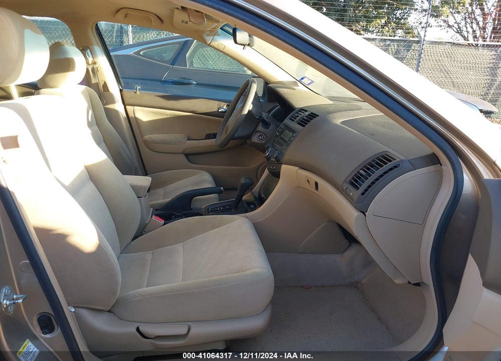 2005 HONDA ACCORD 2.4 LX VIN: 3HGCM56485G706808