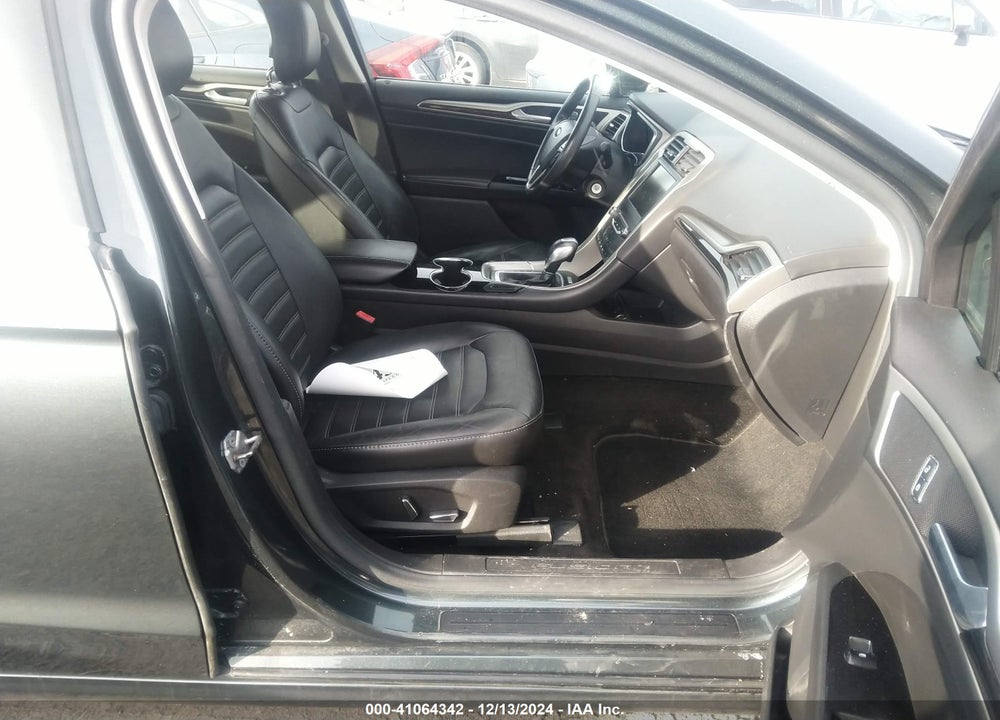 2015 FORD FUSION SE VIN: 3FA6P0HD1FR122197