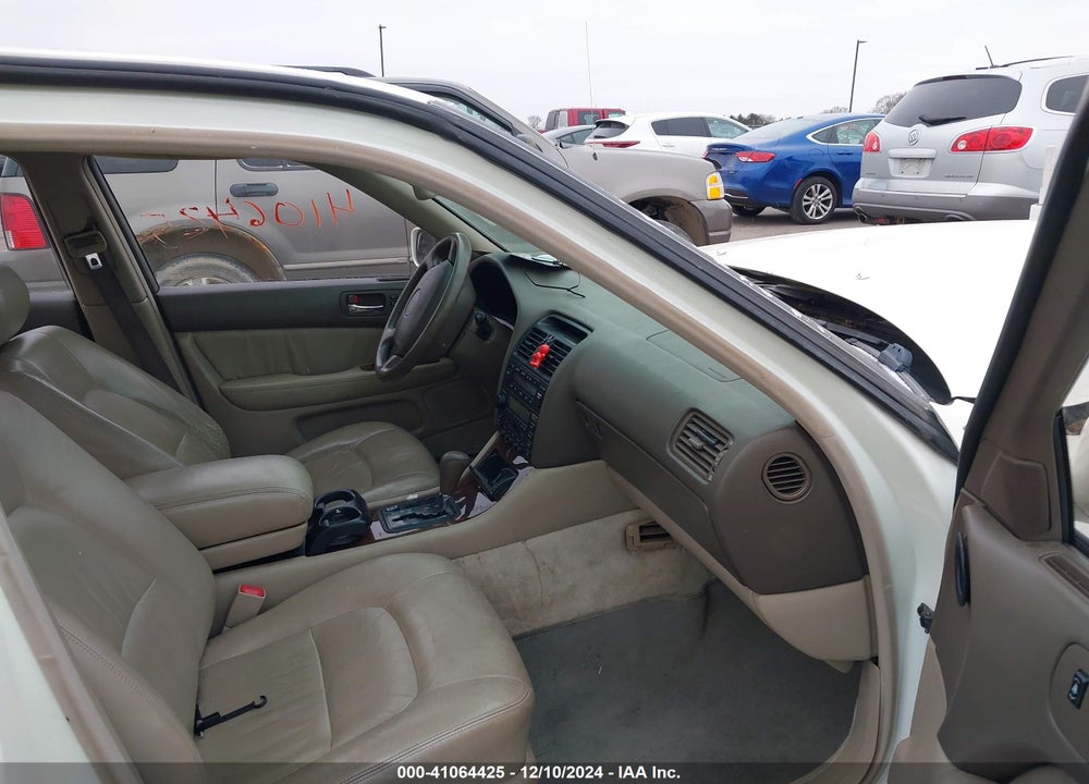 1997 LEXUS LS 400 VIN: JT8BH28F0V0084137