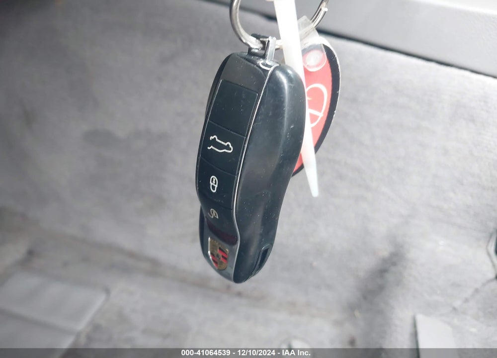 2014 PORSCHE CAYENNE DIESEL PLATINUM EDITION VIN: WP1AF2A23ELA30791
