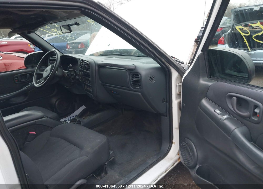 2004 CHEVROLET BLAZER LS VIN: 1GNDT13X64K155645