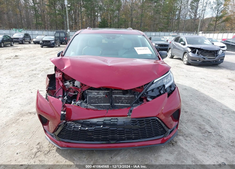 2024 TOYOTA SIENNA XSE VIN: 5TDDSKFC8RS115156