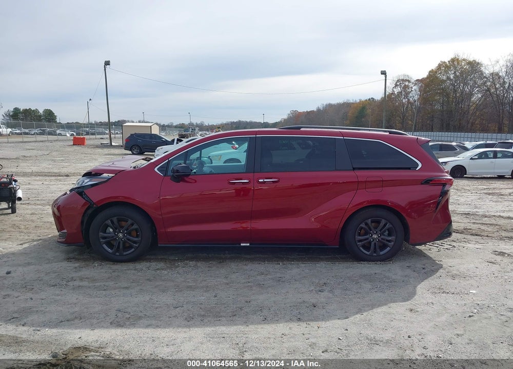 2024 TOYOTA SIENNA XSE VIN: 5TDDSKFC8RS115156