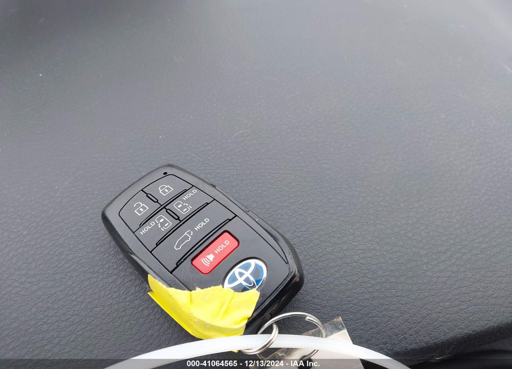2024 TOYOTA SIENNA XSE VIN: 5TDDSKFC8RS115156