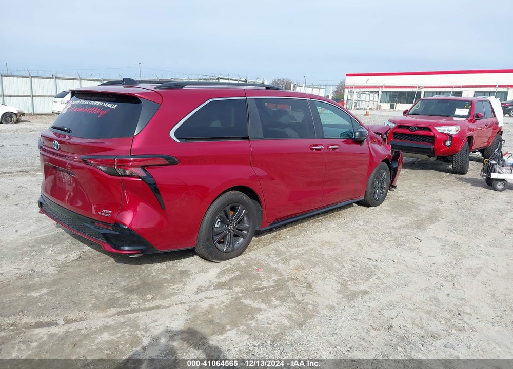 2024 TOYOTA SIENNA XSE VIN: 5TDDSKFC8RS115156