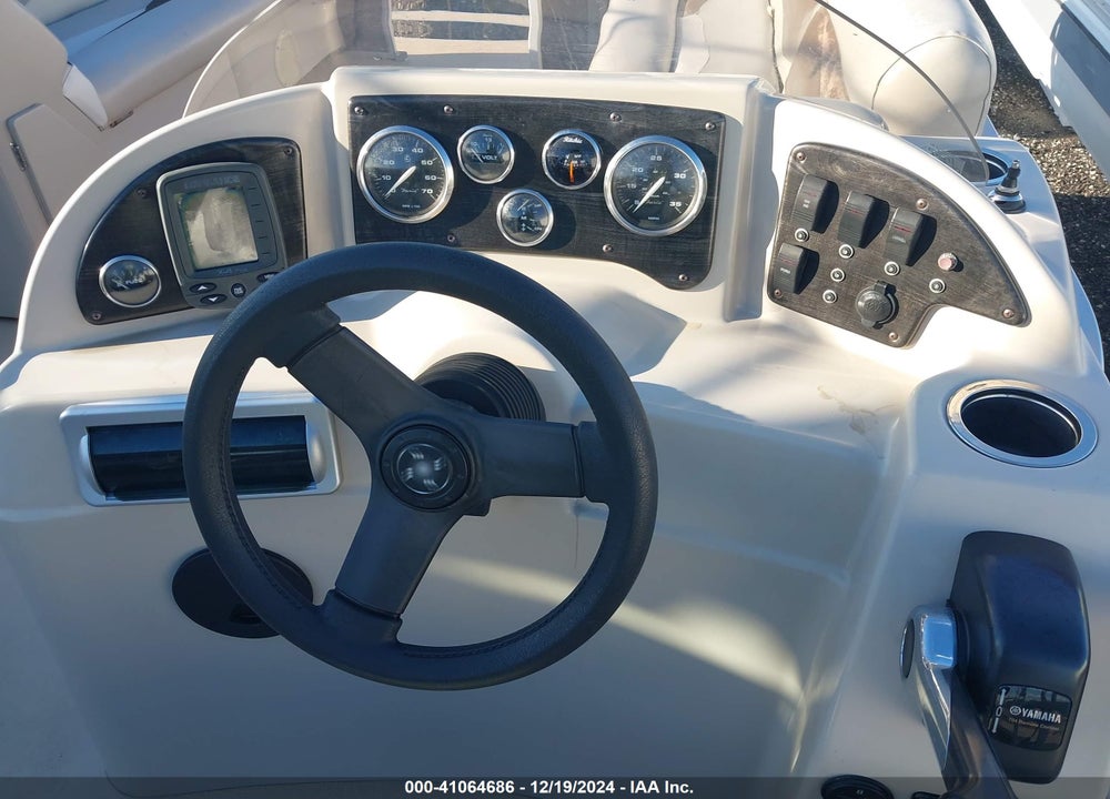 2012 SWEETWATER BOAT VIN: GDY2876TB212