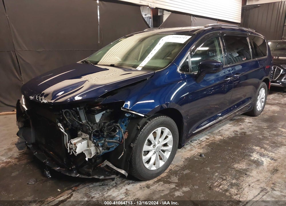 2018 CHRYSLER PACIFICA TOURING L VIN: 2C4RC1BG2JR217894