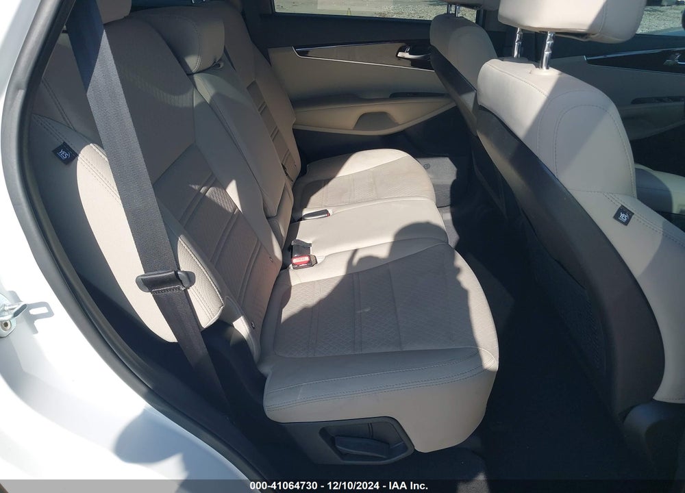2017 KIA SORENTO 2.4L LX VIN: 5XYPG4A30HG268871