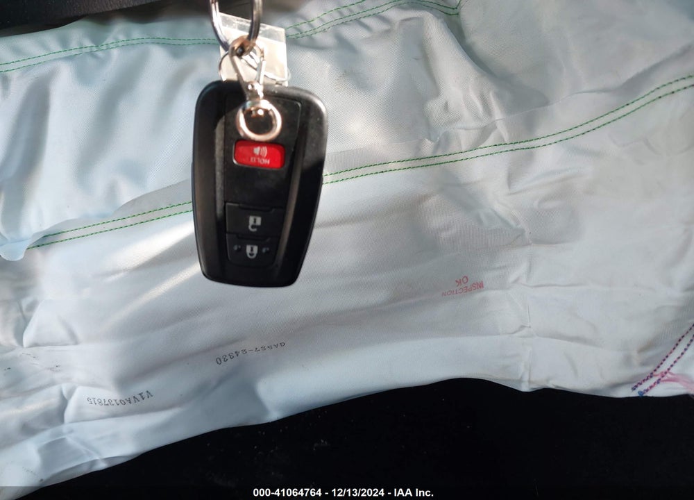 2021 TOYOTA C-HR XLE VIN: NMTKHMBX2MR129989