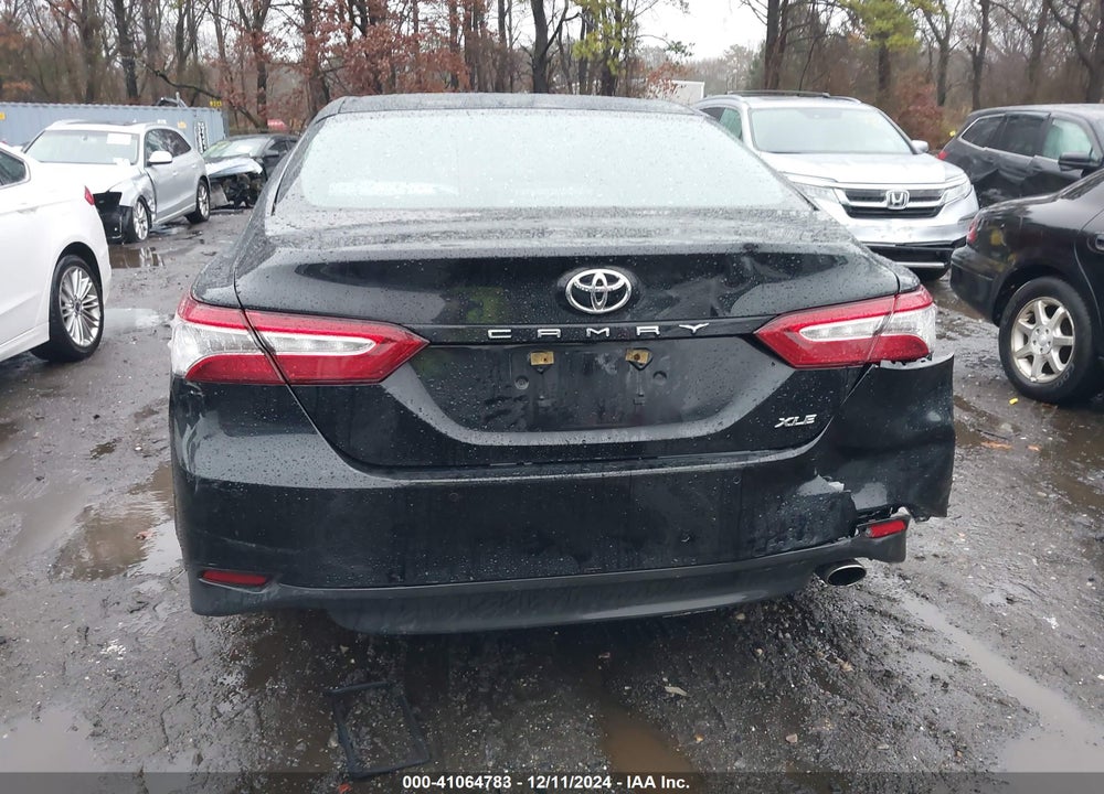 2018 TOYOTA CAMRY VIN: 4T1B11HK6JU511624