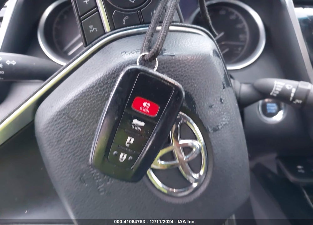 2018 TOYOTA CAMRY VIN: 4T1B11HK6JU511624